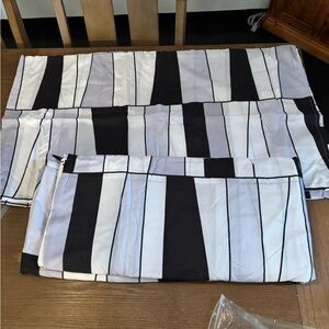 Striped Black and White Bedding Set duvet cover and 2 pillow cases king